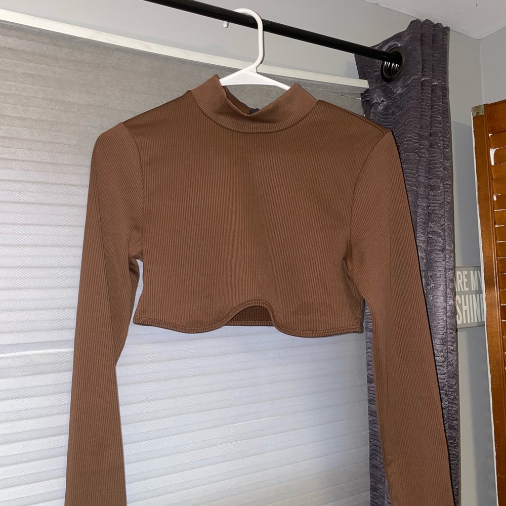 Brown long sleeve crop top